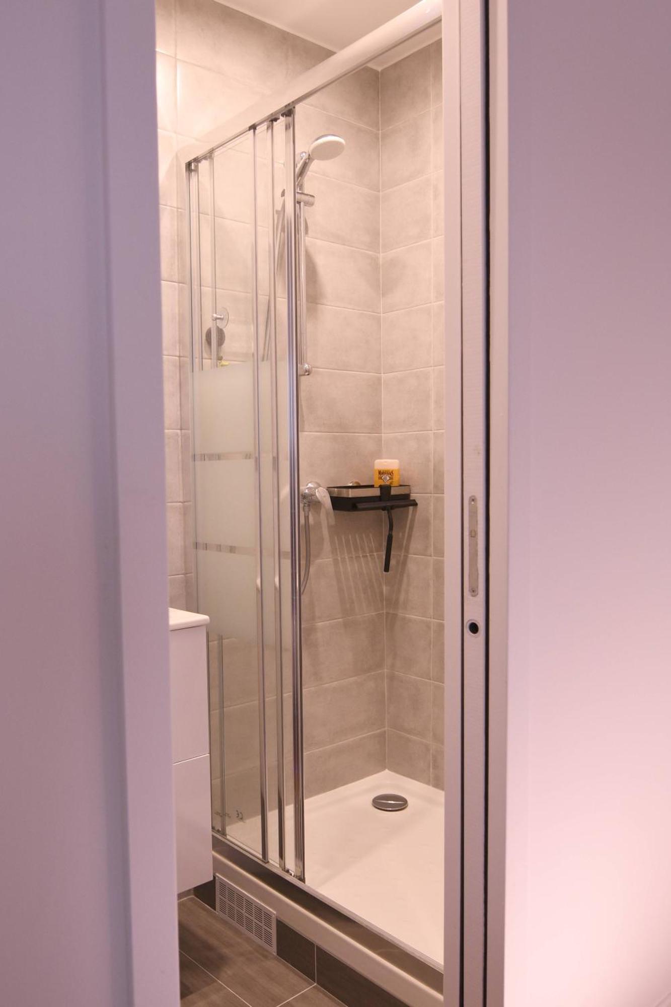 Hotel D'Orleans Paris Gare De L'Est Ngoại thất bức ảnh